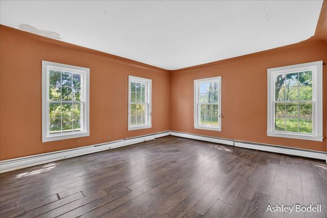 9615 10 Mile Road NE, Rockford, MI 49341