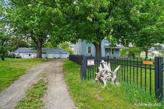 9615 10 Mile Road NE, Rockford, MI 49341