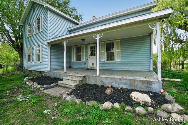 9615 10 Mile Road NE, Rockford, MI 49341