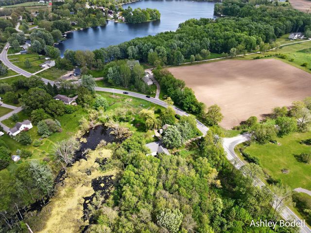 9615 10 Mile Road NE, Rockford, MI 49341