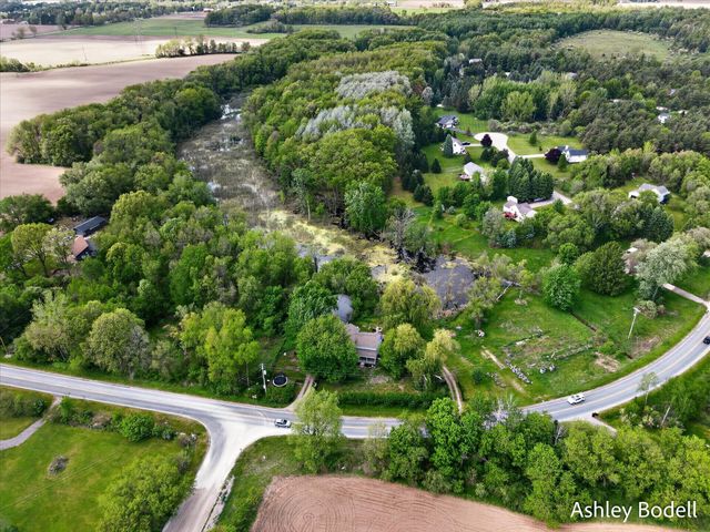 9615 10 Mile Road NE, Rockford, MI 49341