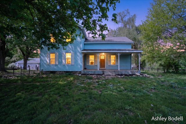 9615 10 Mile Road NE, Rockford, MI 49341