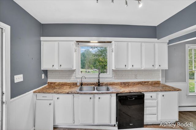 9615 10 Mile Road NE, Rockford, MI 49341