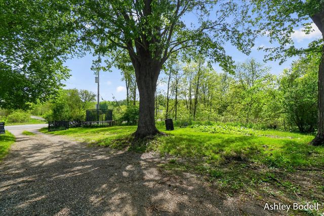 9615 10 Mile Road NE, Rockford, MI 49341