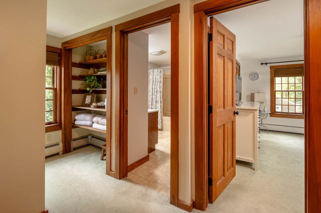 7 Bayberry Ln, Mattapoisett, MA 02739
