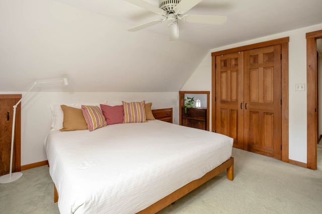 7 Bayberry Ln, Mattapoisett, MA 02739