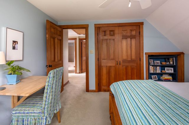 7 Bayberry Ln, Mattapoisett, MA 02739