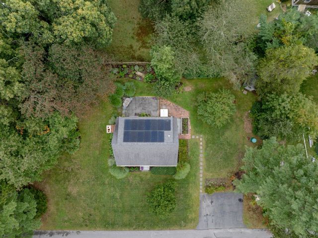 7 Bayberry Ln, Mattapoisett, MA 02739