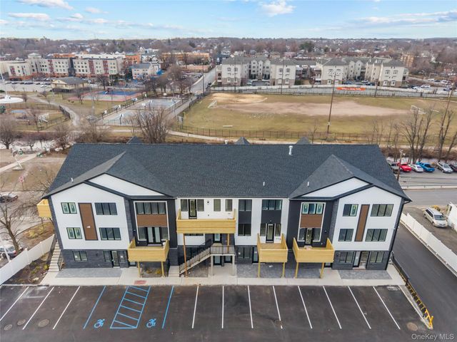 80 Memorial Park 201, Spring Valley, NY 10977