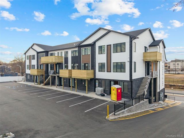 80 Memorial Park 201, Spring Valley, NY 10977