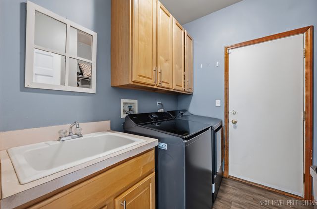 940 HODGE Lane, Batavia, IL 60510