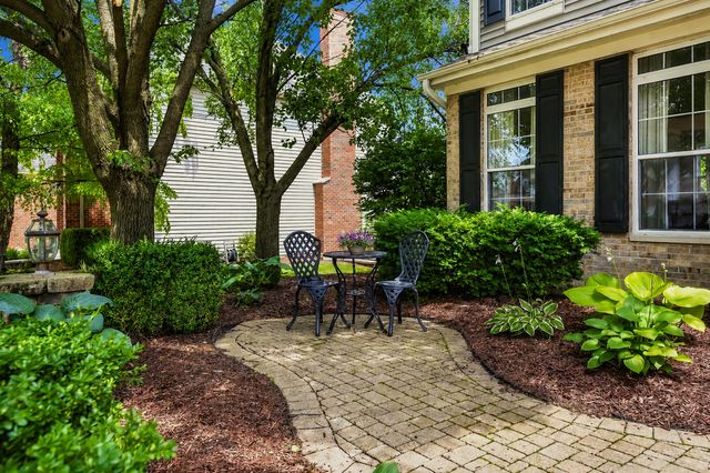 940 HODGE Lane, Batavia, IL 60510