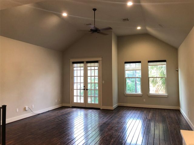 5514 Larkin Street, Houston, TX 77007