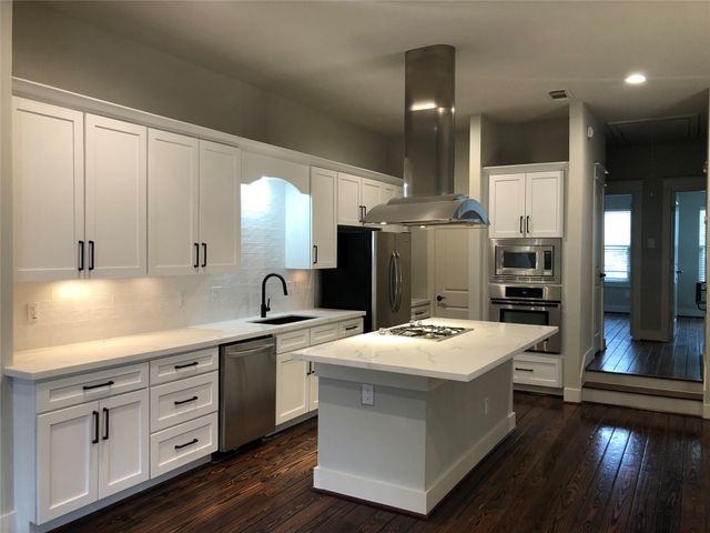 5514 Larkin Street, Houston, TX 77007