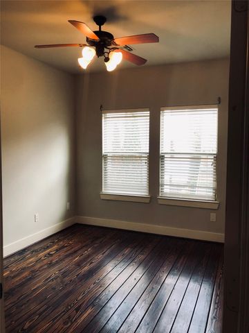 5514 Larkin Street, Houston, TX 77007