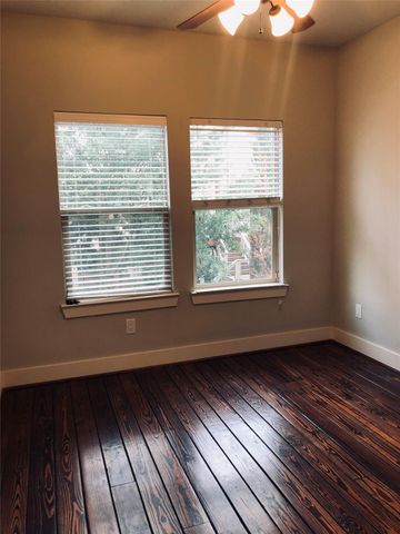 5514 Larkin Street, Houston, TX 77007