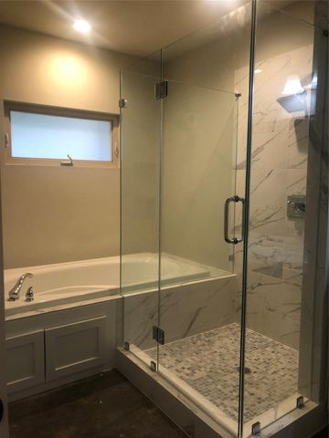 5514 Larkin Street, Houston, TX 77007
