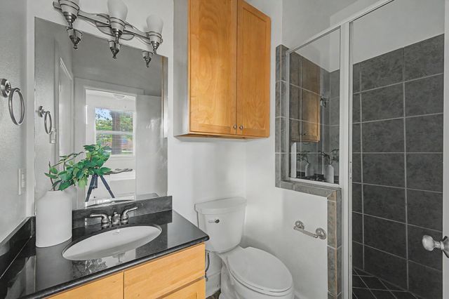 2702 Floyd Street, Dallas, TX 75204