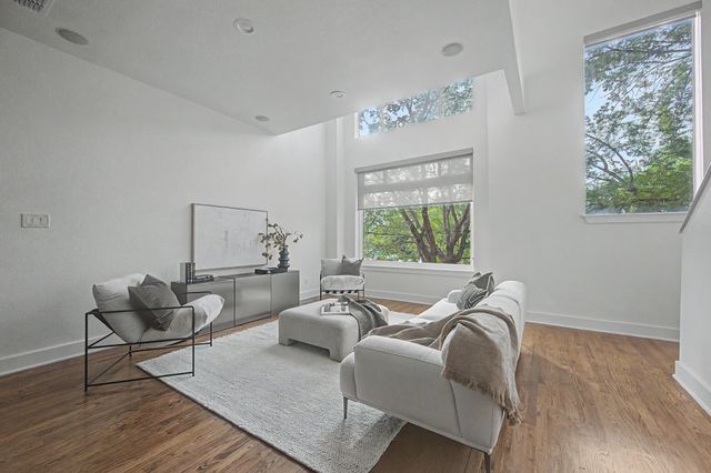 2702 Floyd Street, Dallas, TX 75204
