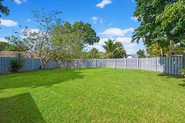 12139 Big Cone Court, Wellington, FL 33414