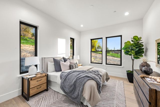 9065 Gilardi Rd, Newcastle, CA 95658