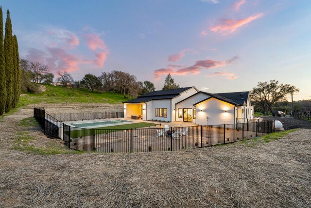 9065 Gilardi Rd, Newcastle, CA 95658