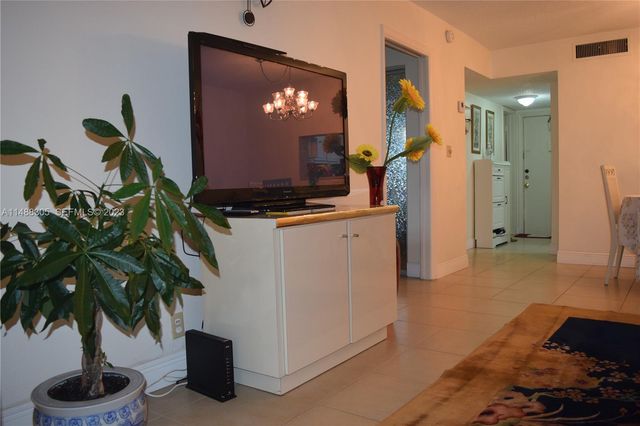 3940 NW 42nd Avenue 316, Lauderdale Lakes, FL 33319