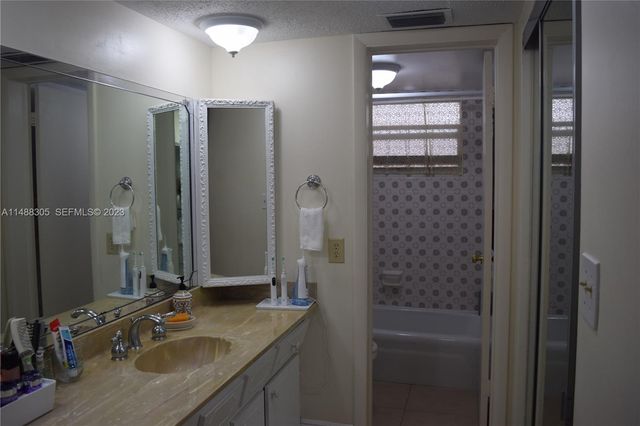 3940 NW 42nd Avenue 316, Lauderdale Lakes, FL 33319