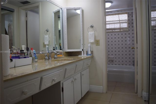 3940 NW 42nd Avenue 316, Lauderdale Lakes, FL 33319