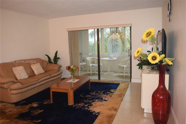 3940 NW 42nd Avenue 316, Lauderdale Lakes, FL 33319