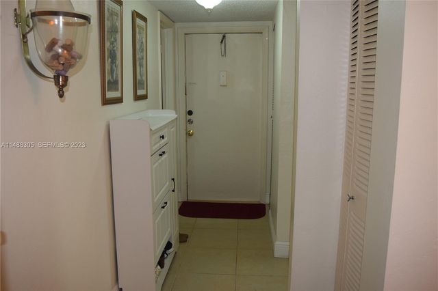 3940 NW 42nd Avenue 316, Lauderdale Lakes, FL 33319