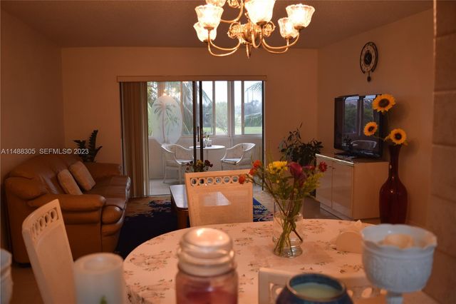 3940 NW 42nd Avenue 316, Lauderdale Lakes, FL 33319