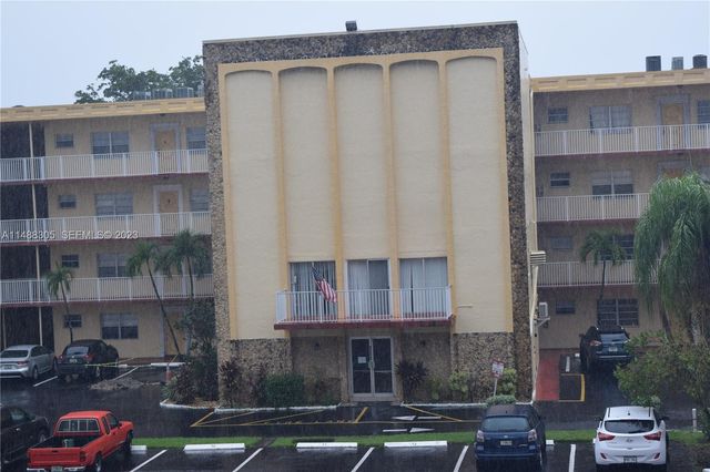3940 NW 42nd Avenue 316, Lauderdale Lakes, FL 33319