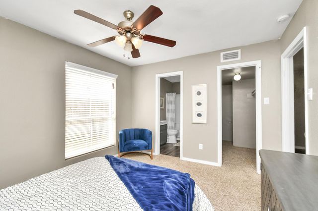 12211 Fondren 102, Houston, TX 77035