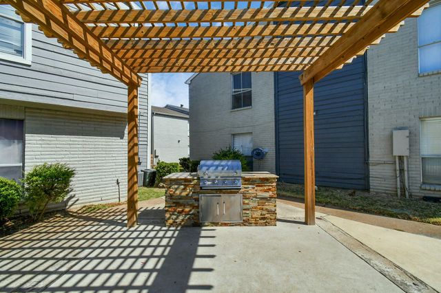 12211 Fondren 102, Houston, TX 77035