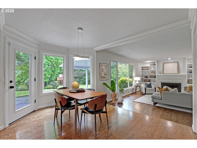 2715 Nw LINMERE Dr, Portland, OR 97229