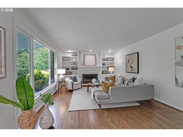 2715 Nw LINMERE Dr, Portland, OR 97229