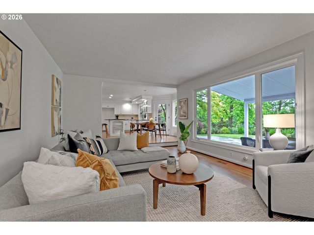 2715 Nw LINMERE Dr, Portland, OR 97229