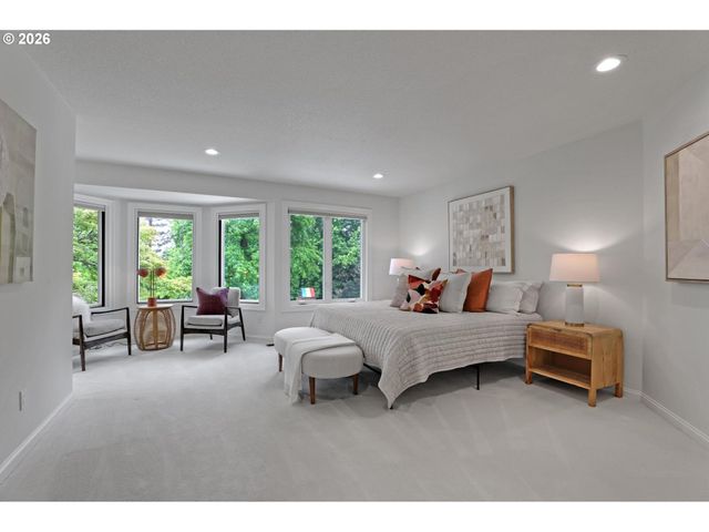 2715 Nw LINMERE Dr, Portland, OR 97229