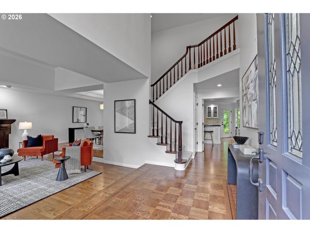 2715 Nw LINMERE Dr, Portland, OR 97229