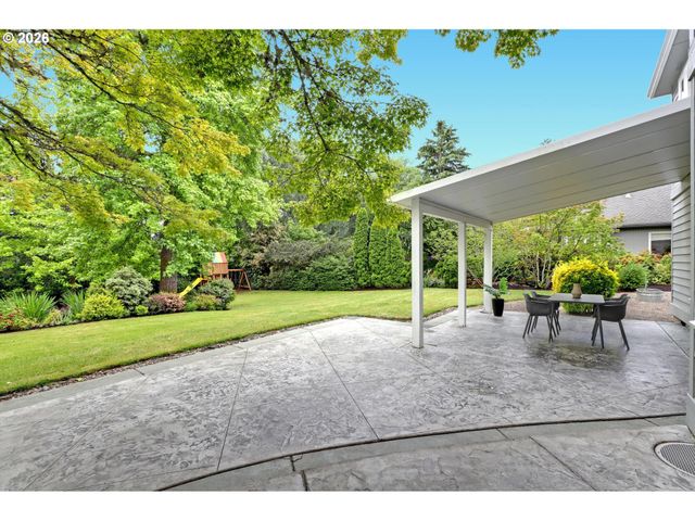 2715 Nw LINMERE Dr, Portland, OR 97229
