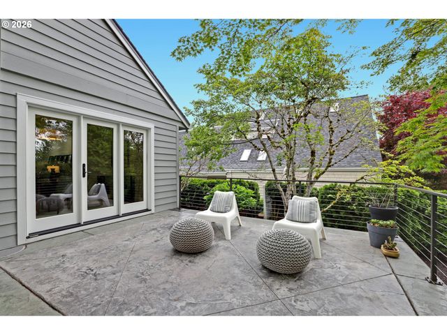 2715 Nw LINMERE Dr, Portland, OR 97229