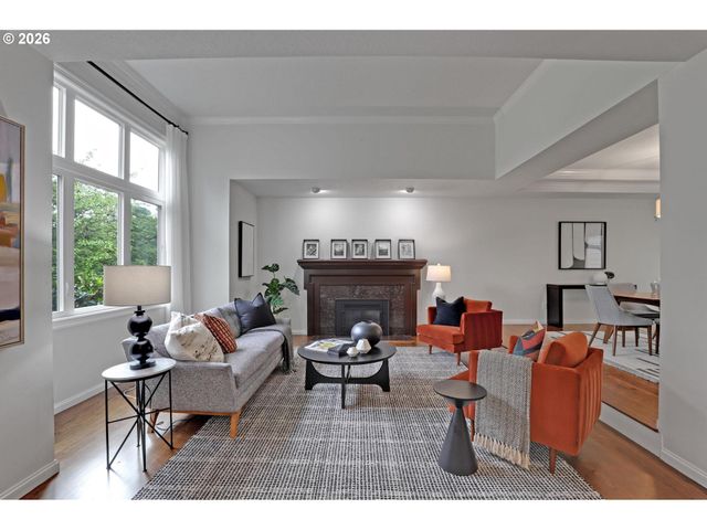 2715 Nw LINMERE Dr, Portland, OR 97229