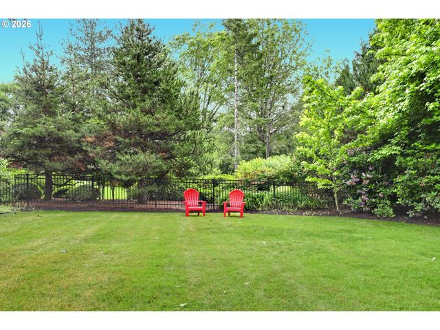 2715 Nw LINMERE Dr, Portland, OR 97229