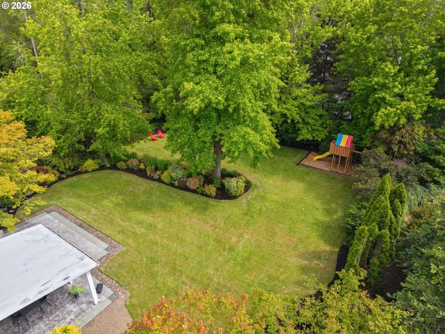2715 Nw LINMERE Dr, Portland, OR 97229