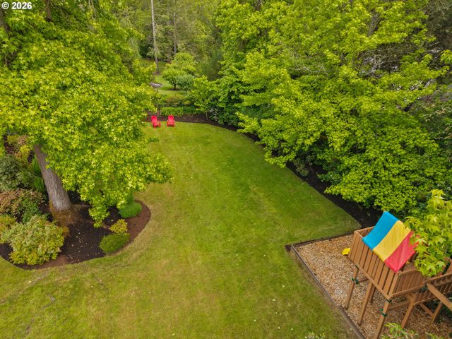 2715 Nw LINMERE Dr, Portland, OR 97229