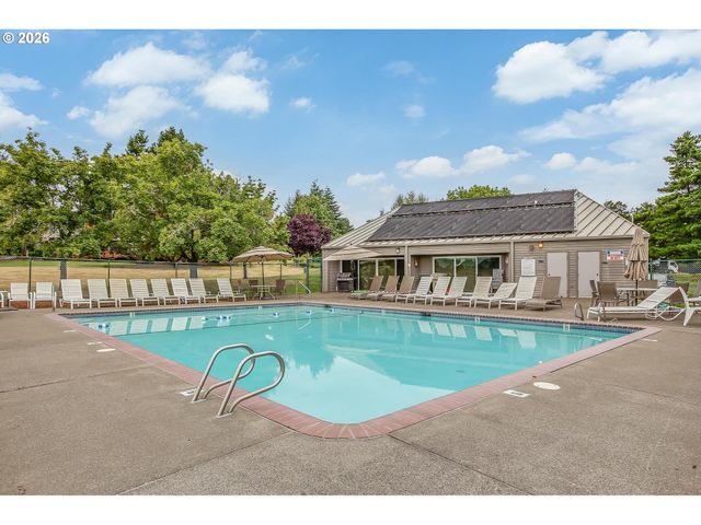 2715 Nw LINMERE Dr, Portland, OR 97229