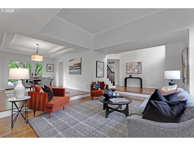2715 Nw LINMERE Dr, Portland, OR 97229