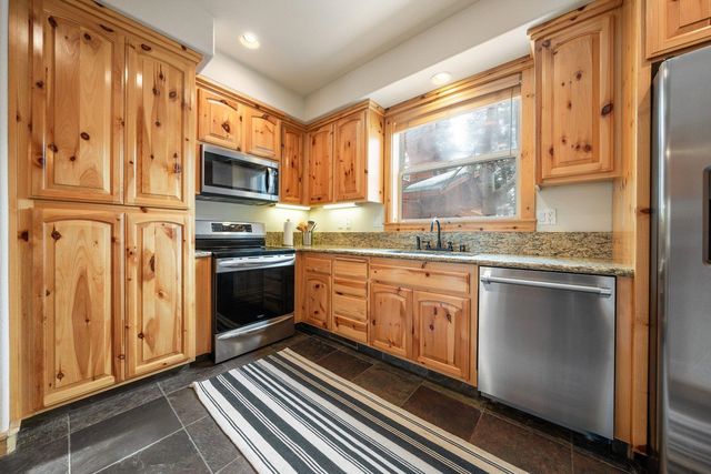 13239 Northwoods Blvd Unit B, Truckee, CA 96161