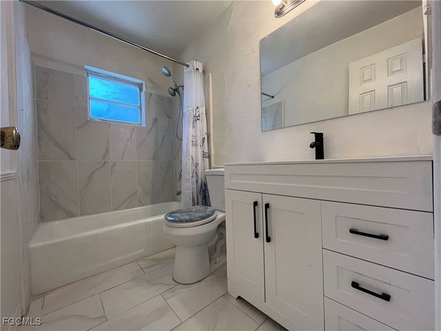 1275 Old Bridge RD, North Fort Myers, FL 33917